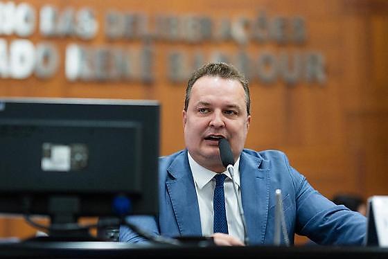 Max Russi repudia lista misógina em universidade e cobra providências rigorosas