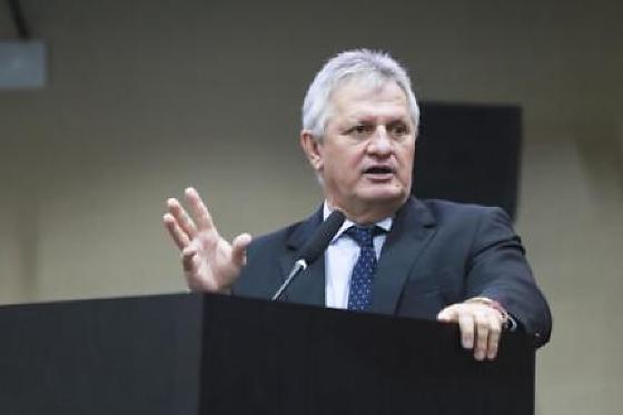 Deputado diverge de Pivetta e critica debate sobre limite de emendas para festas